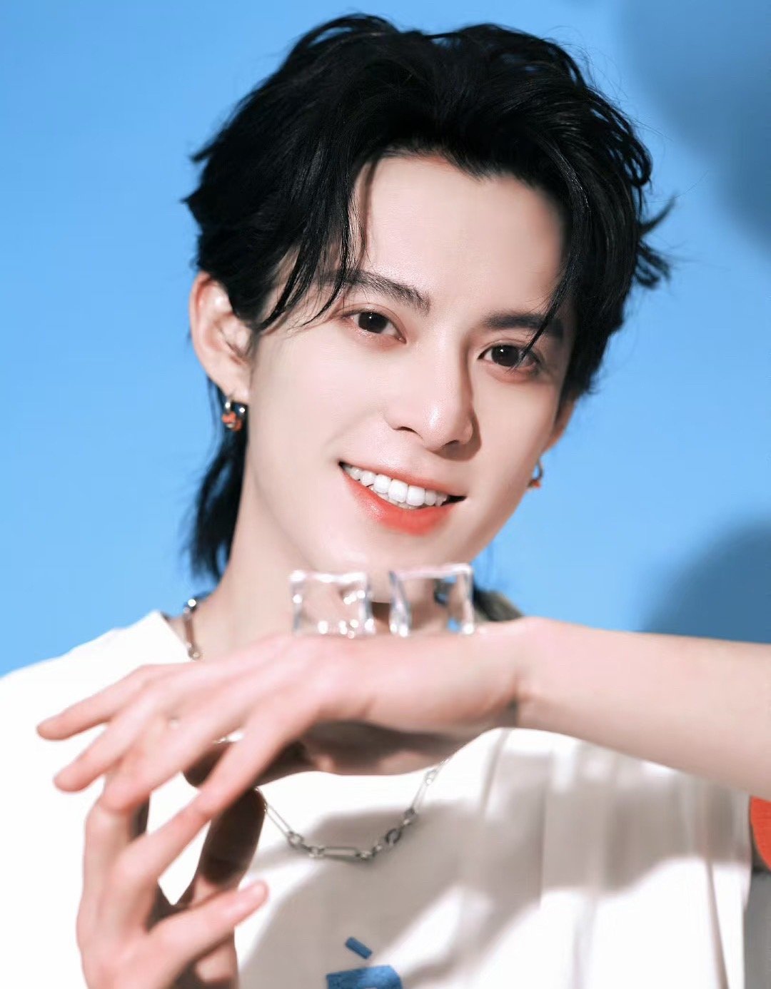 🍉网友分析流量明星咖位：刘亦菲易烊千玺朱一龙杨幂杨紫刘诗诗王鹤棣