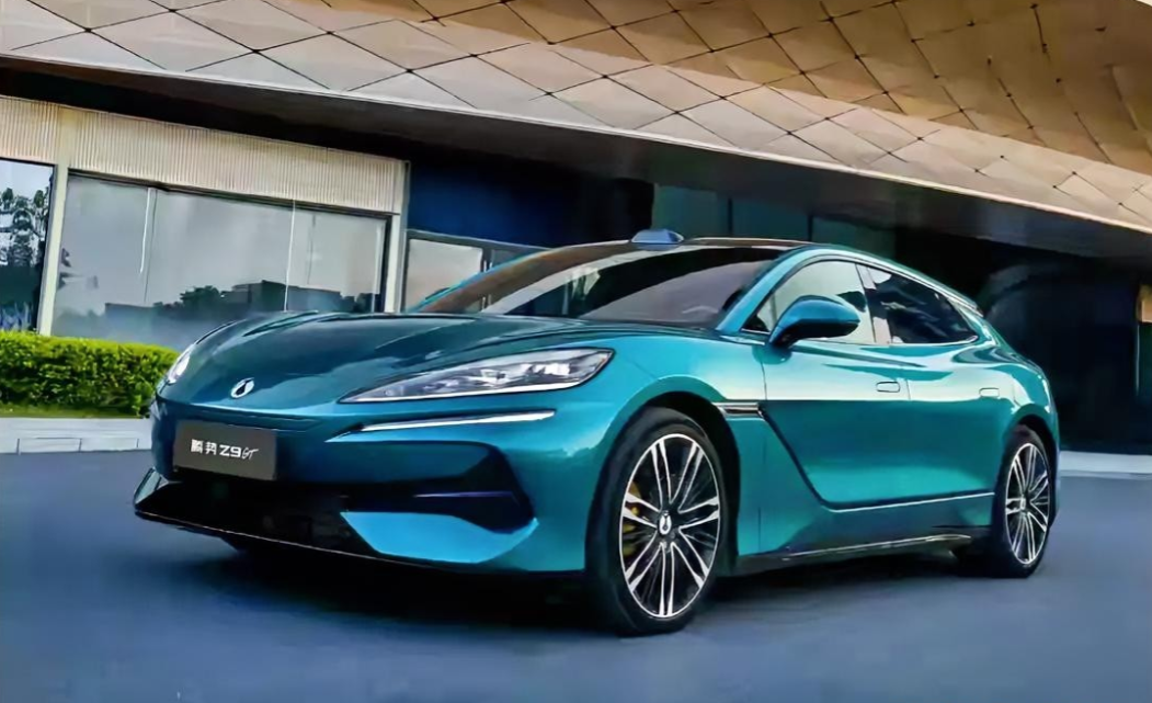 比亚迪这是不给友商留后路了！万万想不到，2026年春节还没有过，比亚迪竟然就已经