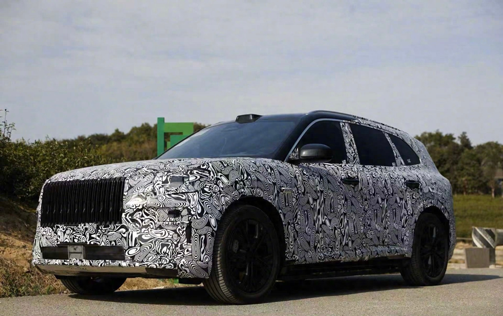 极氪全新性能旗舰SUV9S谍照曝光，新车内部代号“虎鲸”，基于浩瀚-S超级电混