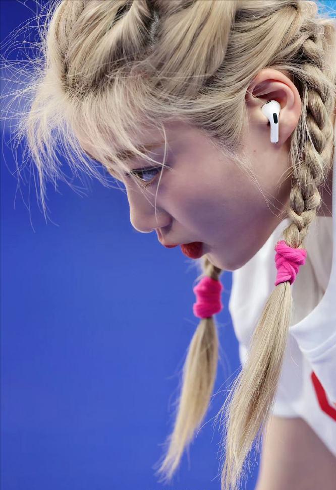 1岁的中国女篮锋线核心李梦正式官宣加盟土耳其豪门费内巴切，以“1+1”合同开启欧