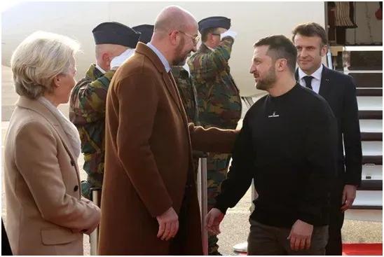 【半醒之间】西班牙《国家报》报道称，欧洲开始意识到，如果乌克兰想要结束俄乌冲突