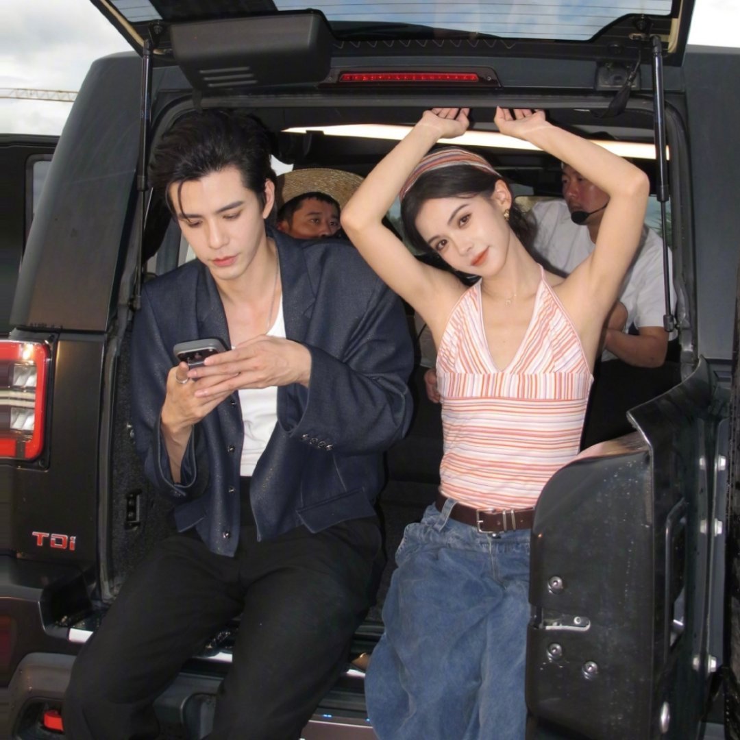 绯色潮汐杀青这个组都是高颜值啊！洪潇杀青快乐姐姐！期待再见！