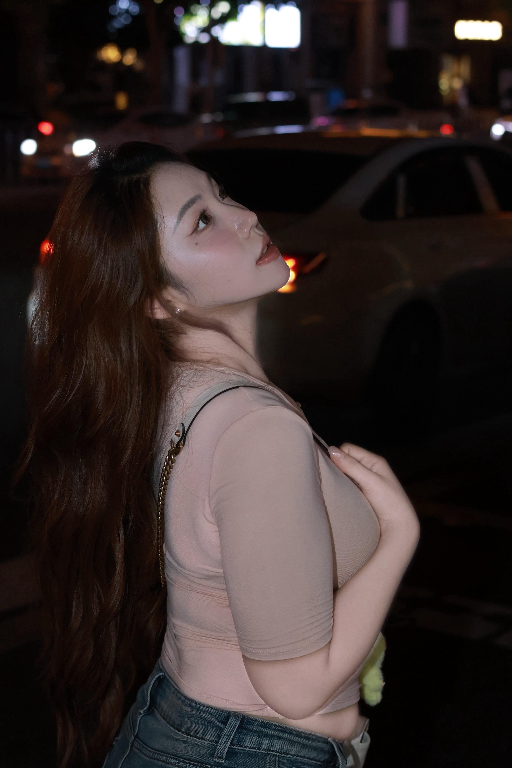 夜晚拍照才有感觉 早说你不喜欢甜妹我就不装了