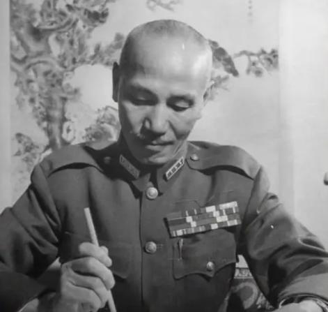 1939年，蒋介石明着下命令，实则是把他往火坑里推，想借日本人的手把他除掉，可谁