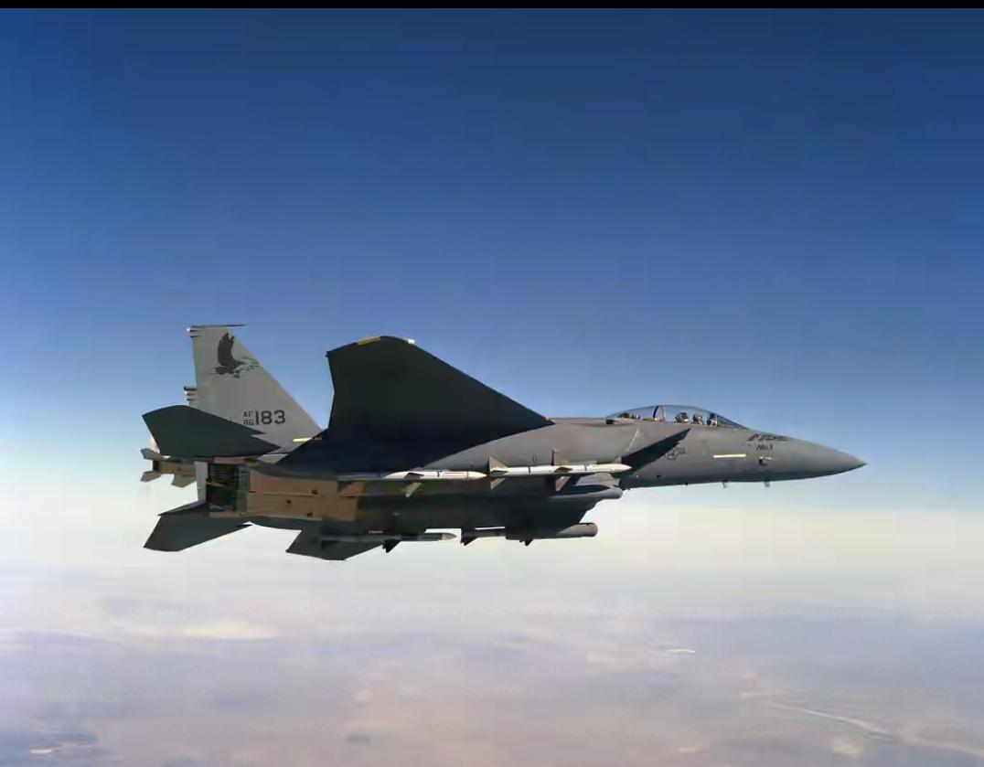 美军刚刚通报了在科威特领空被击落了3架F-15，这一战绩被怀疑是科威特防空部队干