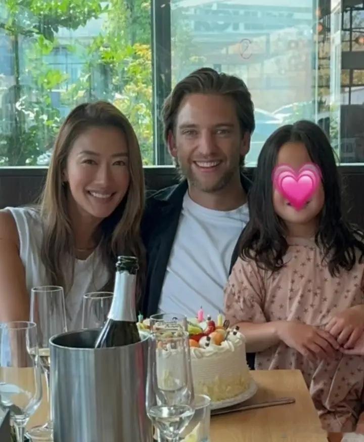 谢贤最不担心的人，就是女儿谢婷婷。毕竟谢霆锋离婚后和王菲复合这么多年，始终没再领