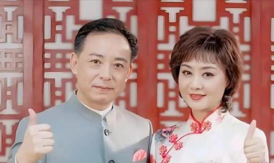 澄清多年谣言！59岁李胜素独身无婚无子，相伴27年的于魁智只是纯粹艺术搭档，各自