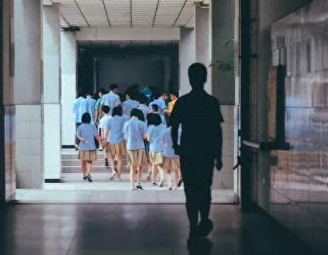很多家长只警惕抑郁症, 另一种危机蔓延校园, 上千万学生早已深陷