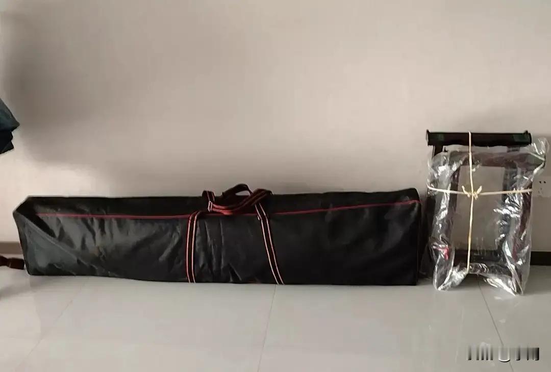 中年老爸搬家翻出女儿十多年前弹过的古筝，750挂闲鱼一周没人问，降到300才来个