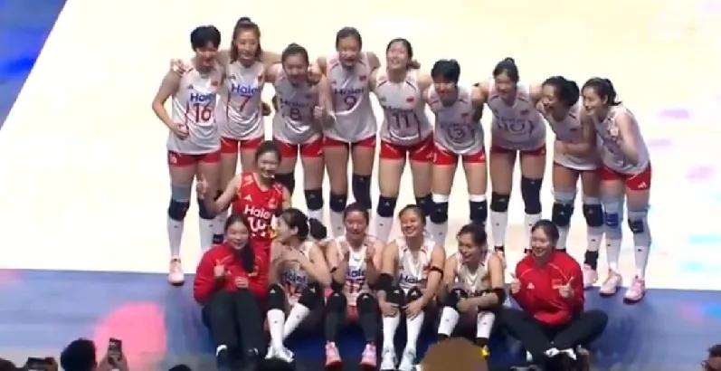 中国女排爆冷击败了头号种子美国女排，进入到半决赛，这给了太多人一个大大的su