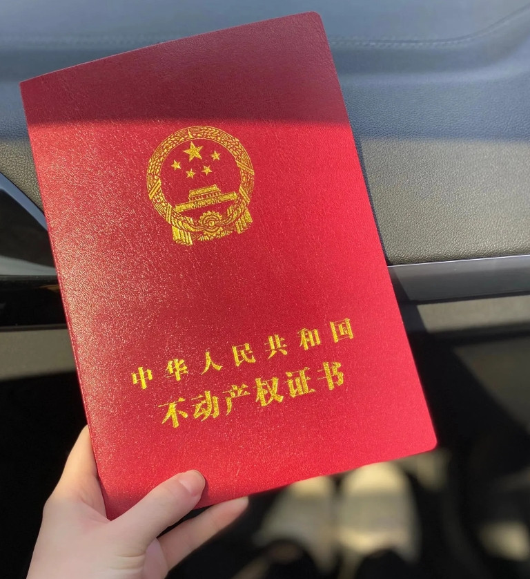 我们楼下包子铺的老两口真可怜辛苦每天早起做包子，一个包子赚几毛钱，省吃俭用的，