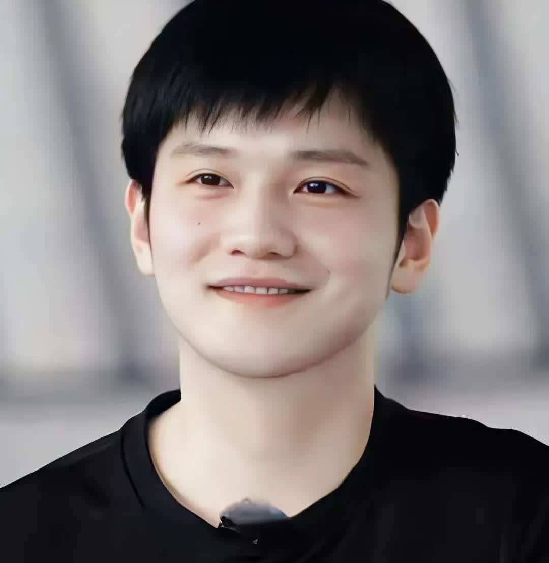 樊振东透露过自己理想型女朋友的长相是四川的，马龙在采访中也提到过樊振东喜欢的女生
