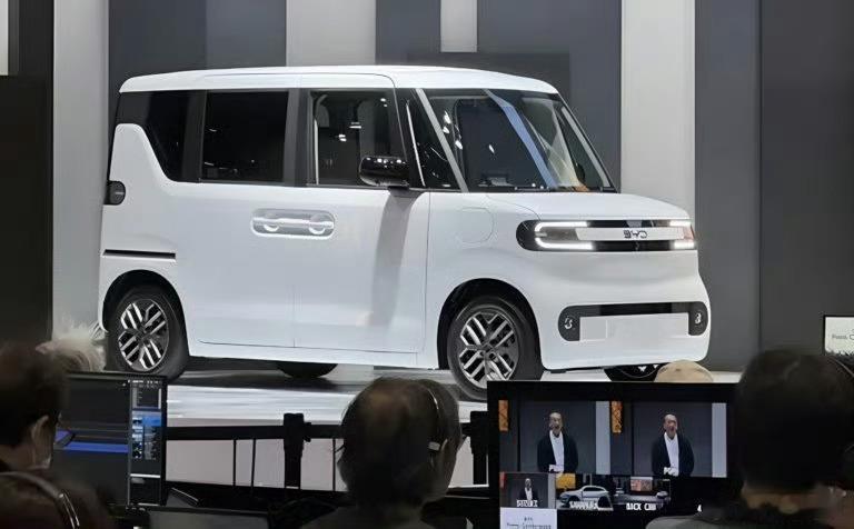 比亚迪K-Car来了这颜值很可以呀！纯电20kWh电池，续航180km左右，有