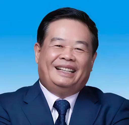 1983年，曹德旺事业逐渐走向成功，成功后，主持人问曹德旺:“你大儿子会来福耀接