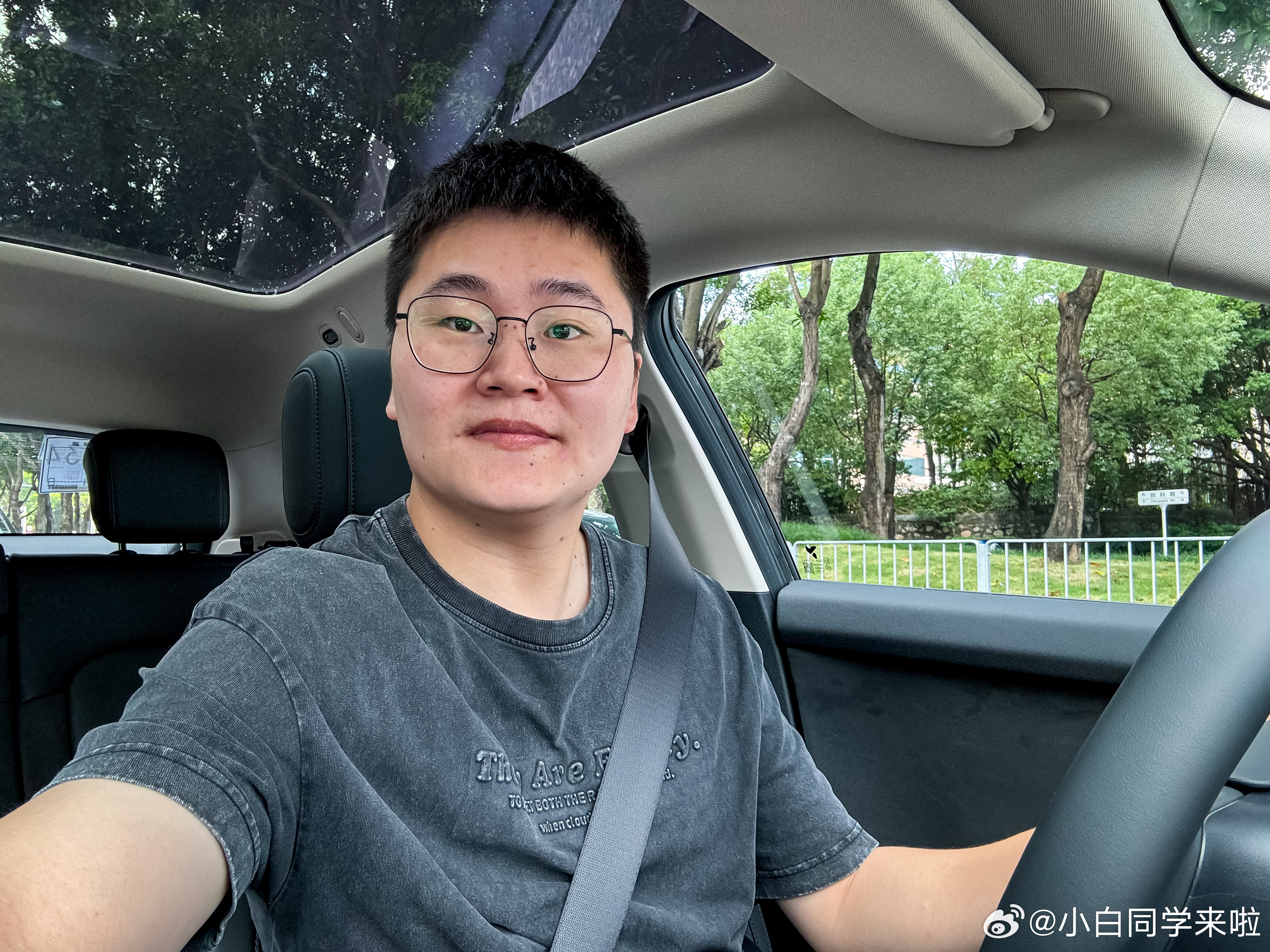 如果你觉得蔚来Firefly萤火虫开起来不够运动，那这次限量666台的萤火