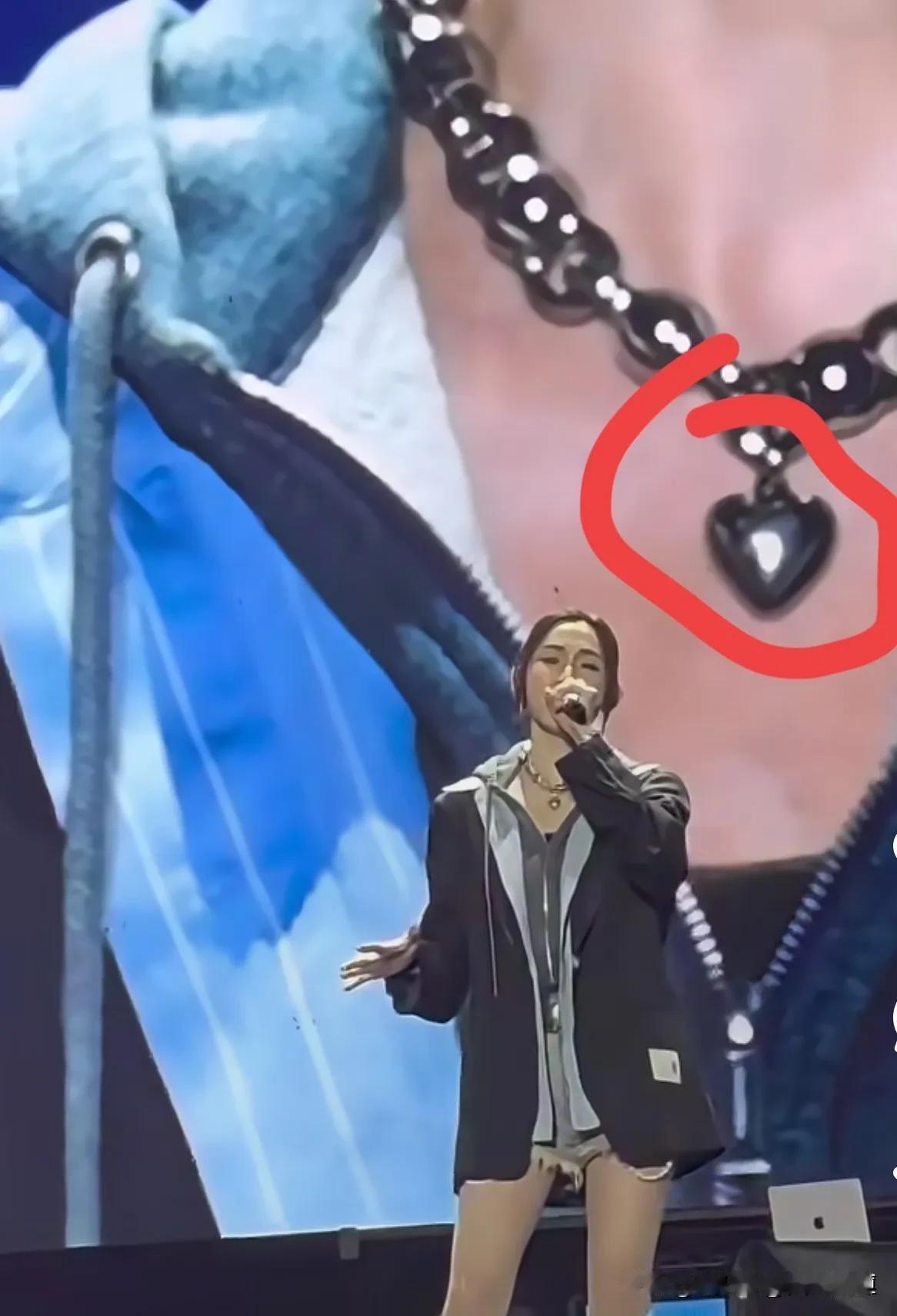 范玮琪东家的这个声明很有意思，这是想让范玮琪以后不要戴骨灰项链吗？小S说具俊