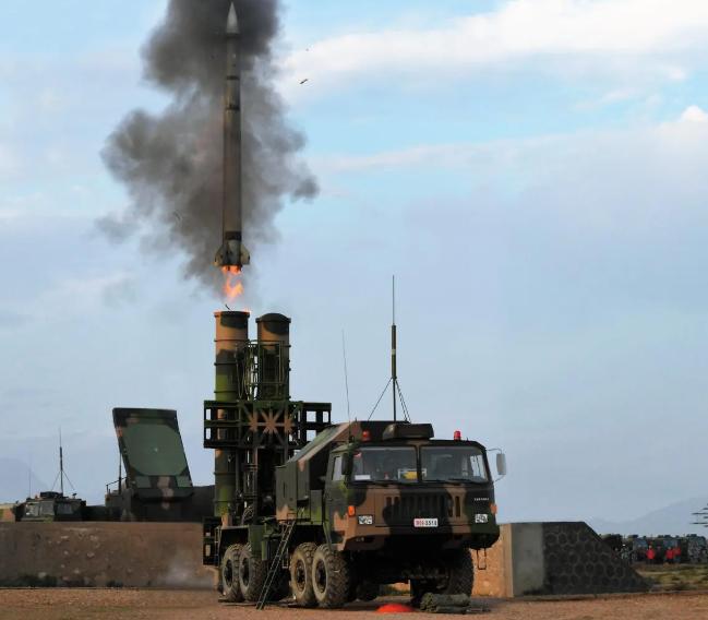 美国人有种奇怪的想法，认为美军不攻击中国大陆，中国就不会攻击美国的夏威夷和关岛；