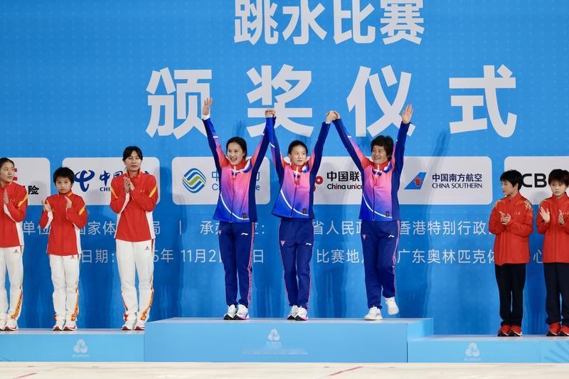 11月6日，第十五届全运会跳水女子双人十米台决赛中，陈芋汐携手掌敏洁夺冠，而全红