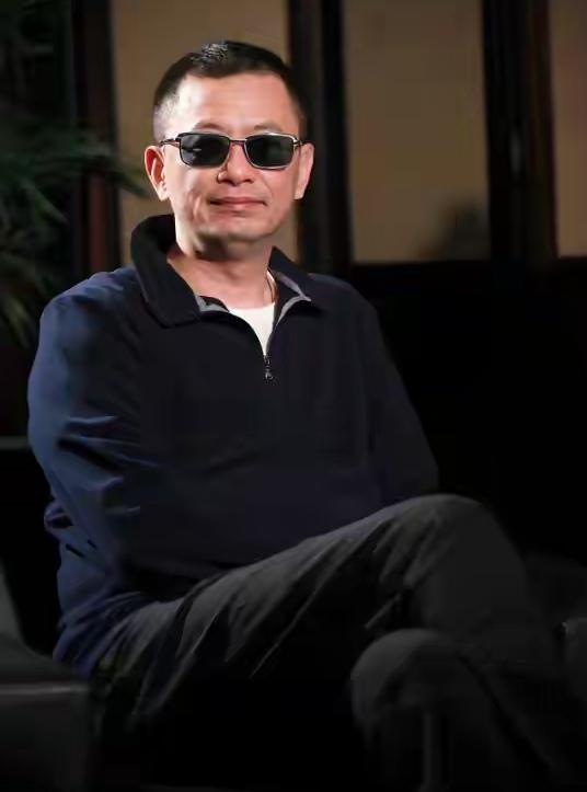 真没必要过分放大和解读。在王家卫的电影里，拍完戏全剪掉的又何止金靖一人，比她更大