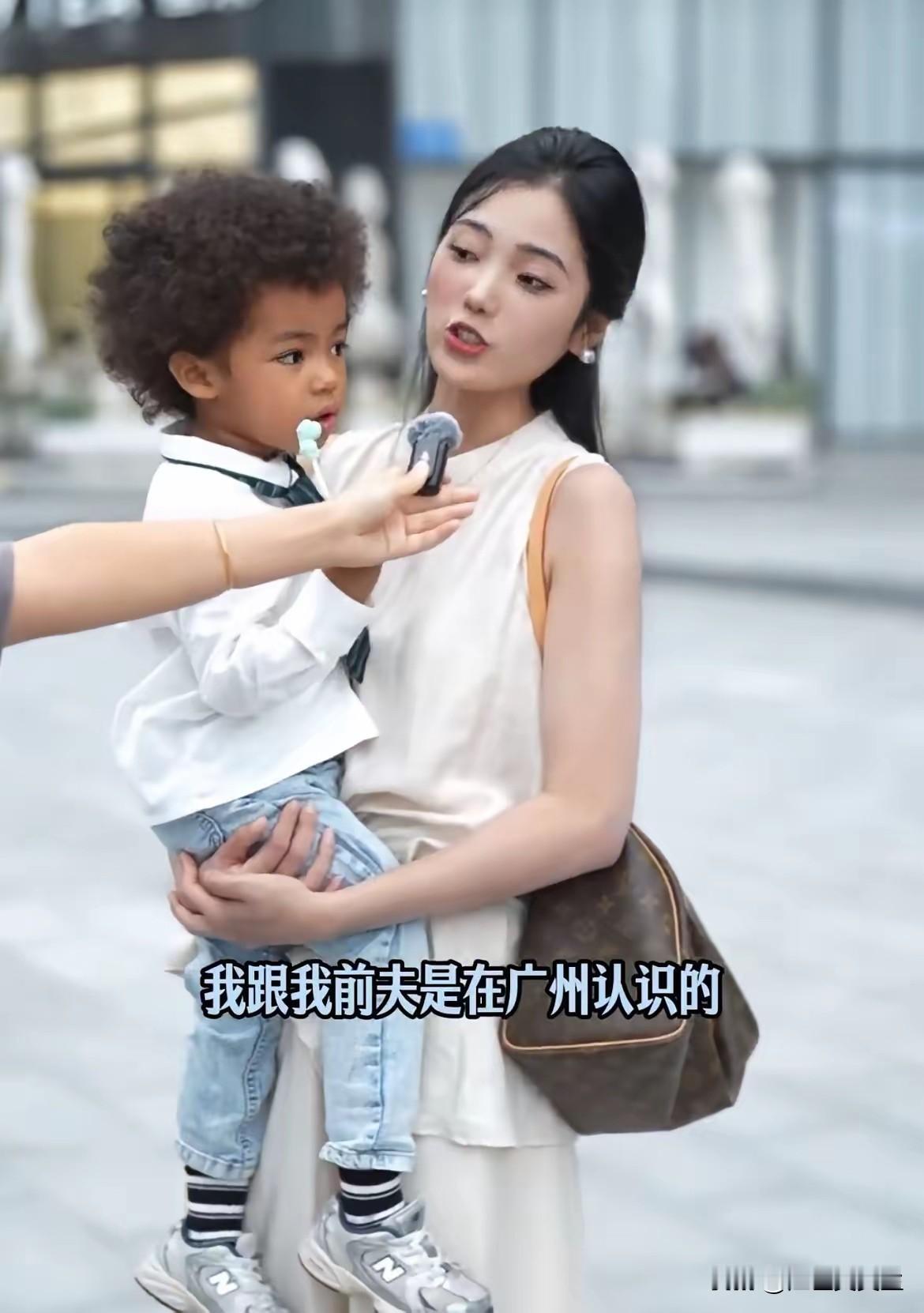 成都女生在广州认识一个非洲小伙，迅速陷入爱河，一见钟情以后非洲小伙留下一个混血宝