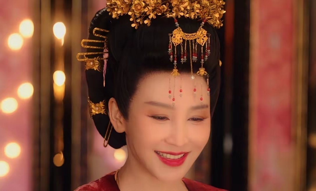 最新的《唐朝诡事录》开播了。​真的要被网友们笑死了。​“长公主磨皮”一举登上热搜