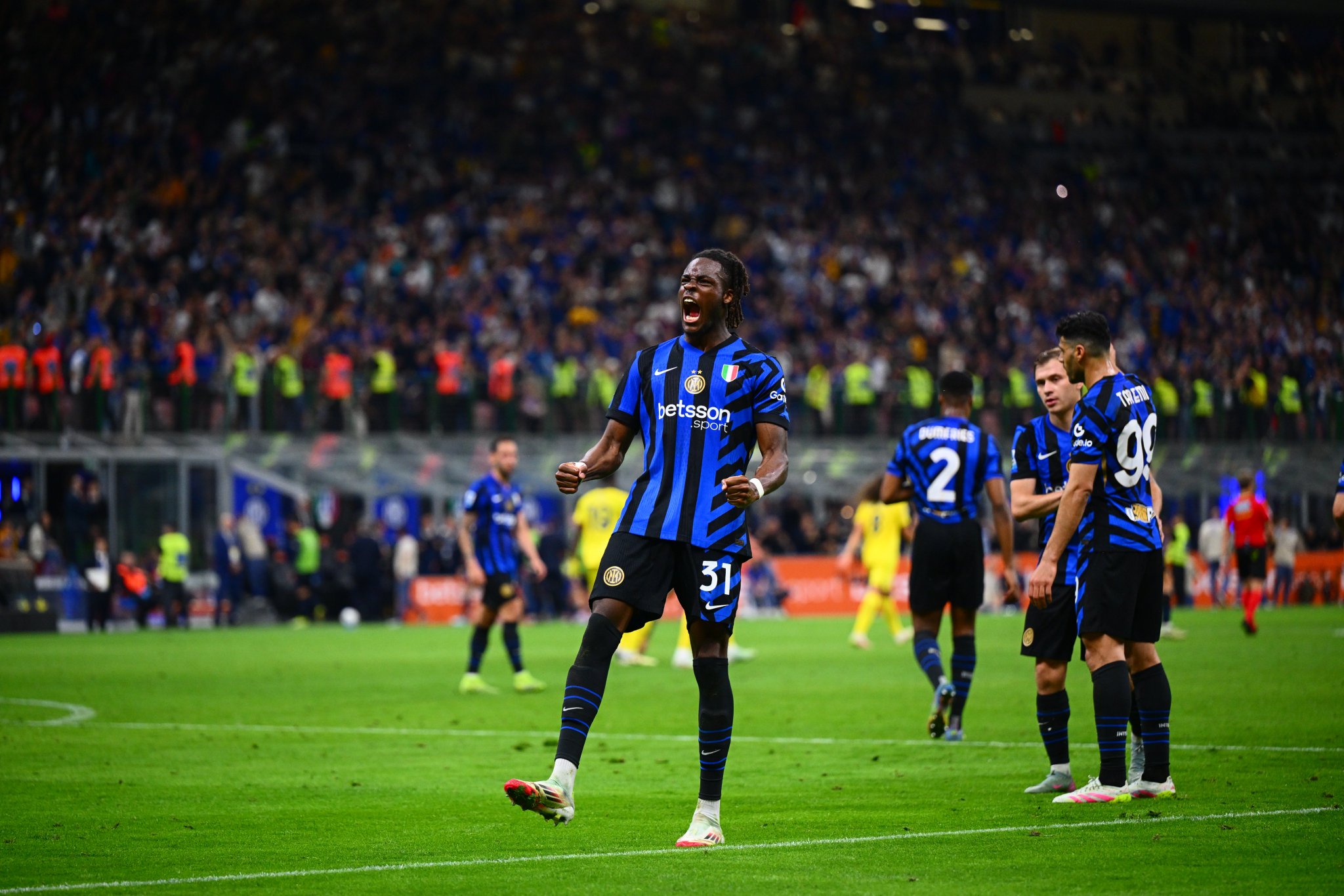 米体: 比塞克非常想去英超踢球&热刺有意, 国米已在寻替代者