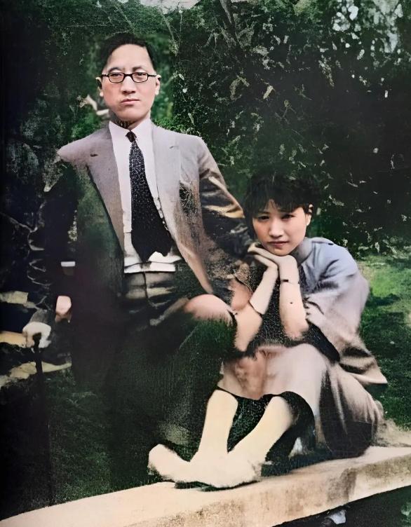 1903年，上海名门陆家生了个女儿，取名小曼。这家人有多阔？父亲是财政部参事兼中