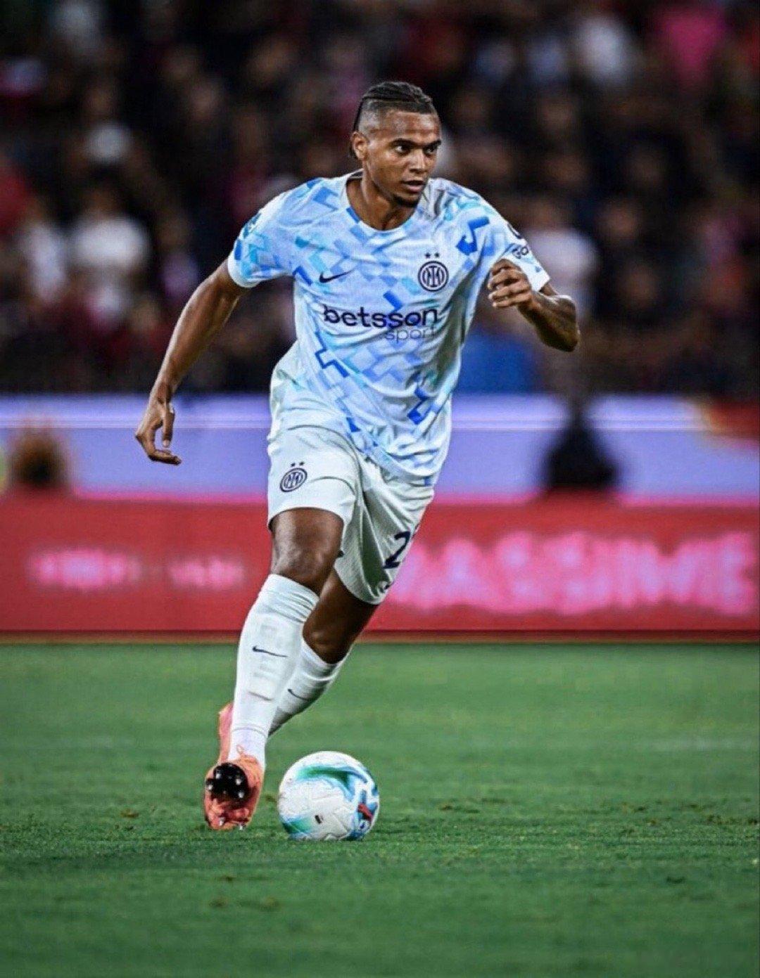 阿坎吉：1500W的买断条款？让我们拭目以待吧我希望国际米兰能永久买断我我在