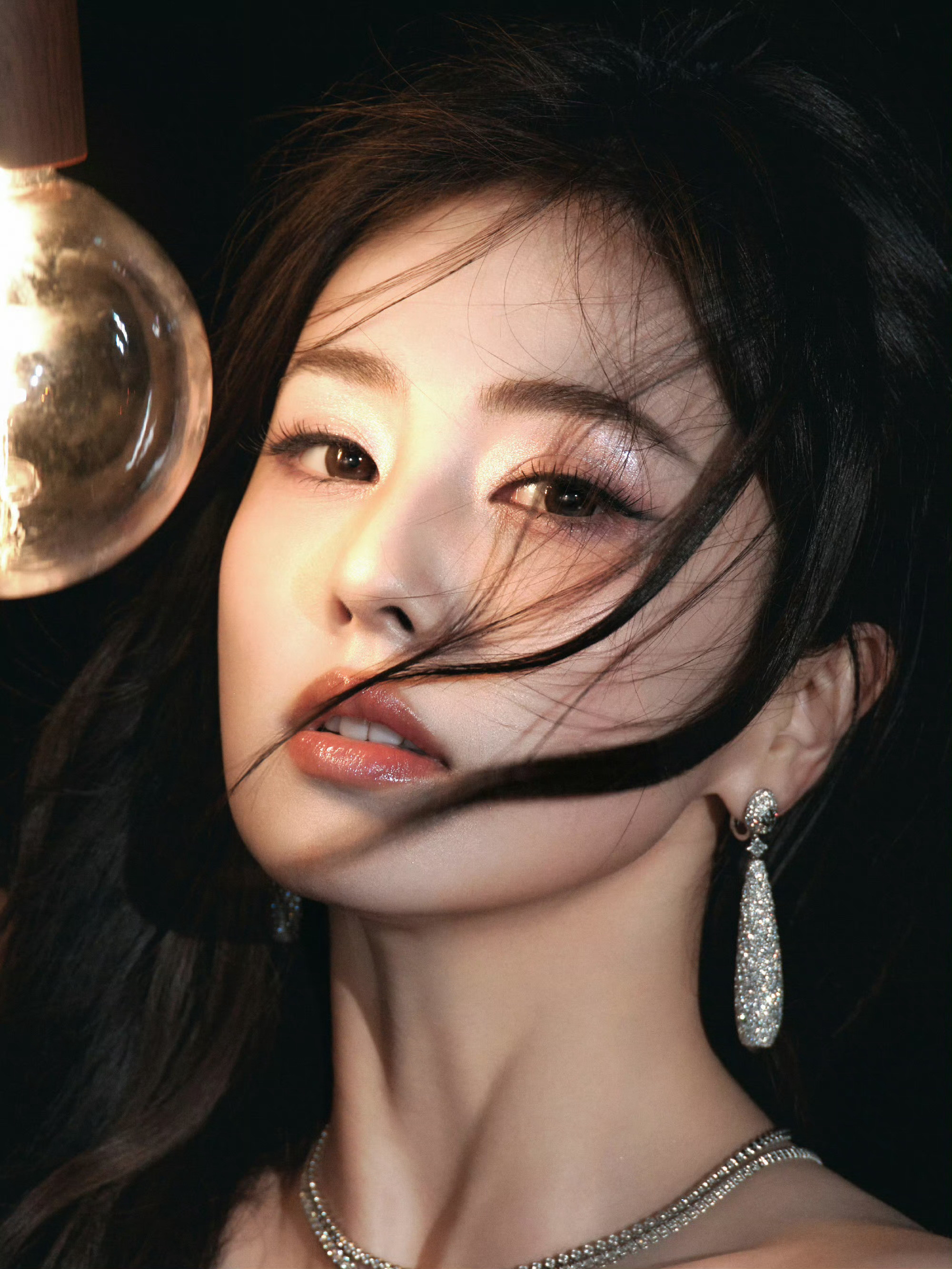 白鹿绸缎抹胸裙白鹿星光大赏第三套出图白鹿真的太美了吧也！！白鹿