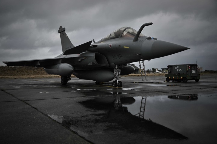 【外媒：#印度拟再买114架阵风战机#】据路透社2月12日报道，据印度媒体报道，