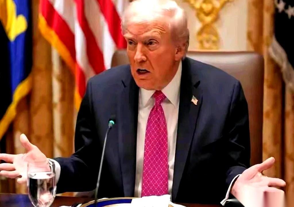绝了。真的绝了。加拿大就因为提了一嘴美国前总统里根,特朗普直接把贸易谈判的桌