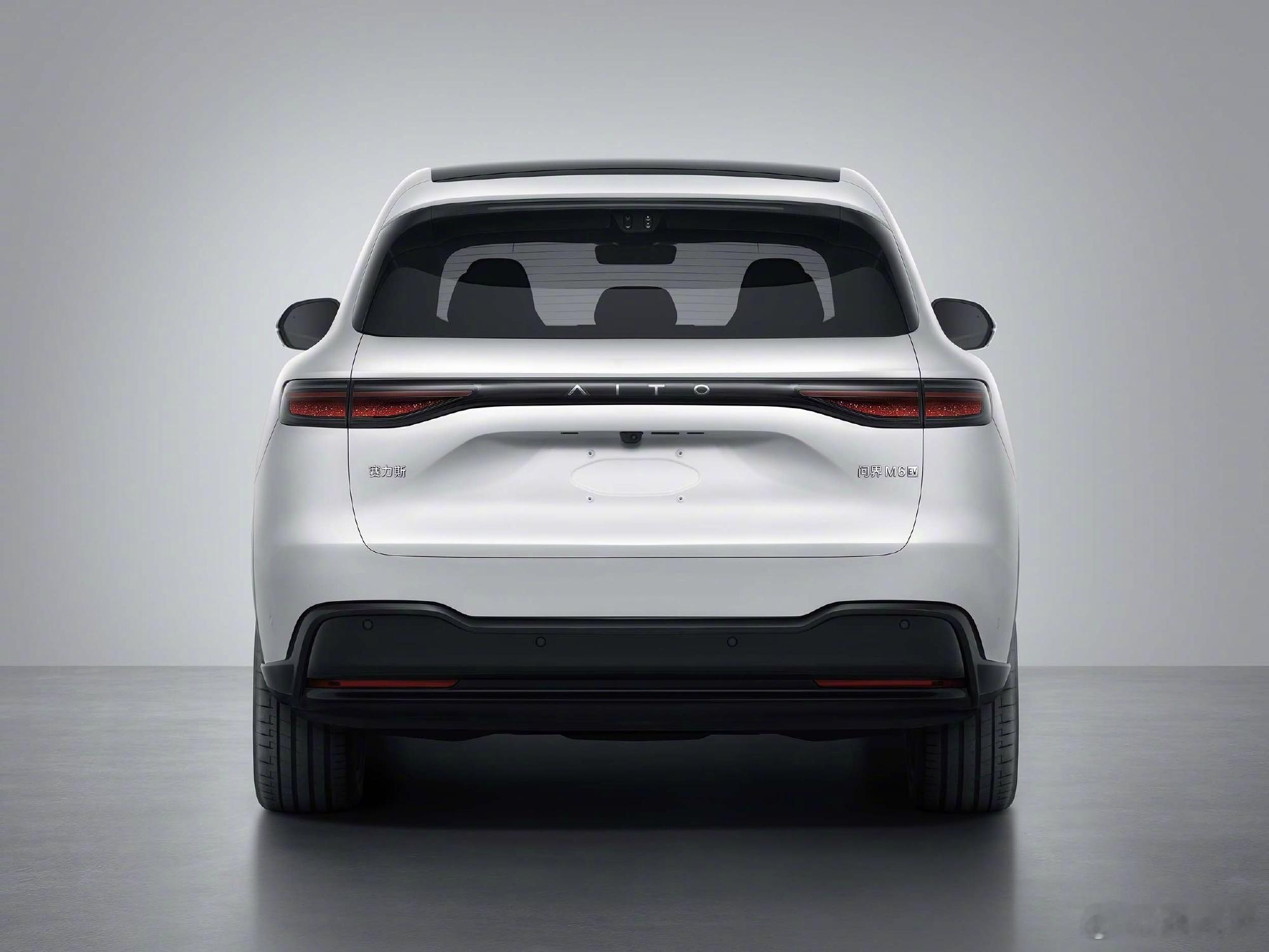 问界M6的定妆照来了白色其实也挺好看的轮毂样式也公布了，还是大尺寸的2个好看一些