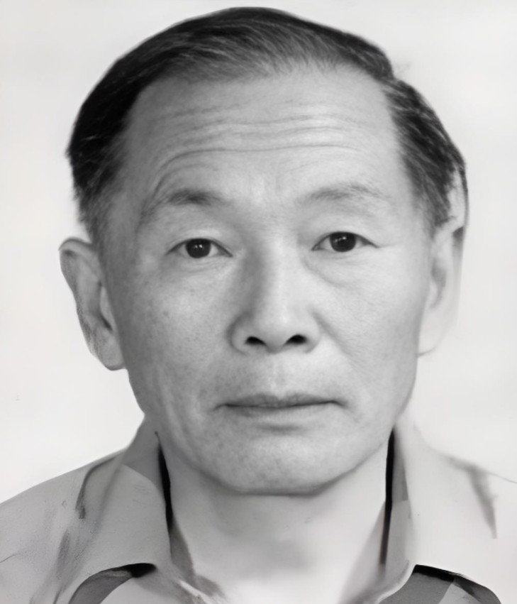 1989年，几名美国中情局探员突然出现在一位中国老人的家门口，出示证件后，直接对