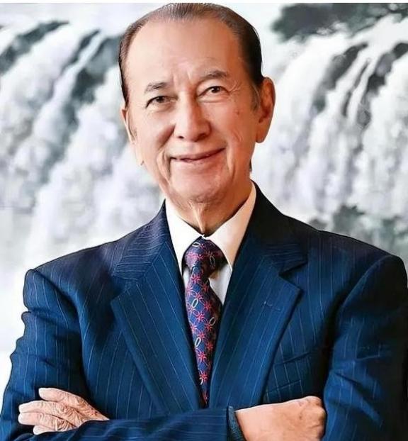 “赌王”何鸿燊生前曾讲过：“等你赢了2000万打算走时，赌场不会拦你。可就在你转