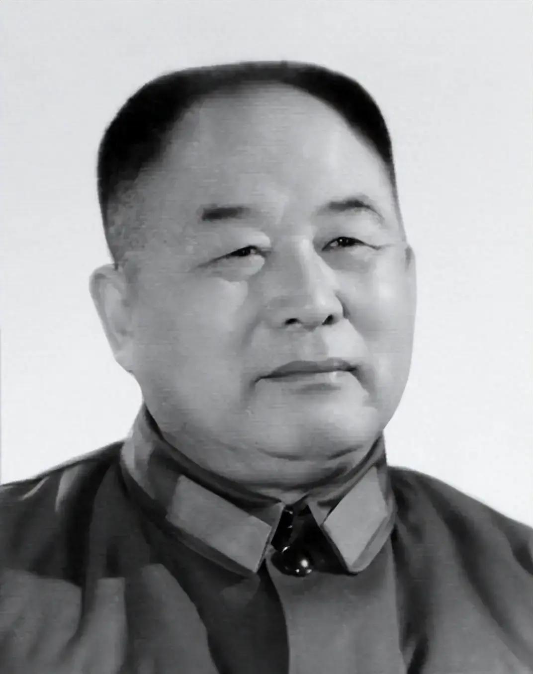 他被调到北京，却一心想回老部队带兵，新任命一公布，成了总政治部主任抗美援朝上