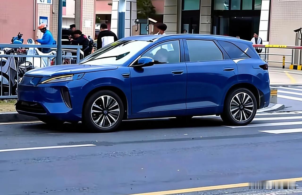 元MAX别人用ai都画出来了。这种车型还是看配置和售价。比亚迪在十五万以下的