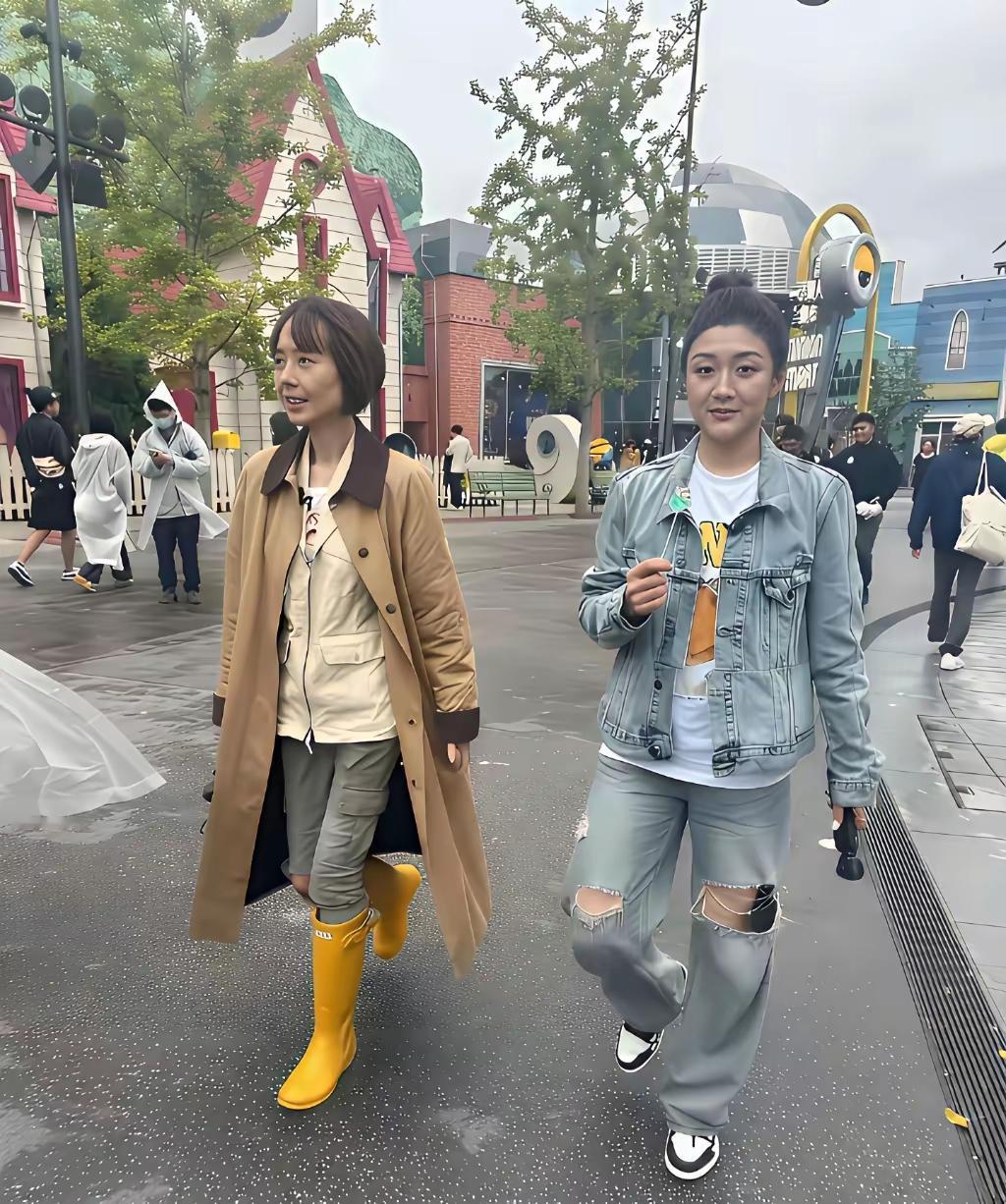 这俩位哪个漂亮？