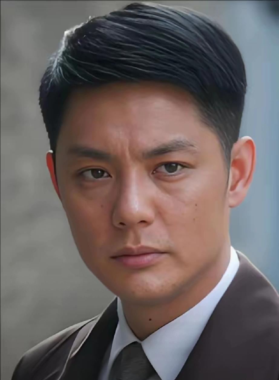 21年婚姻换一句净身出户！程愫亲手捧红丈夫，如今重逢地位天差地别20