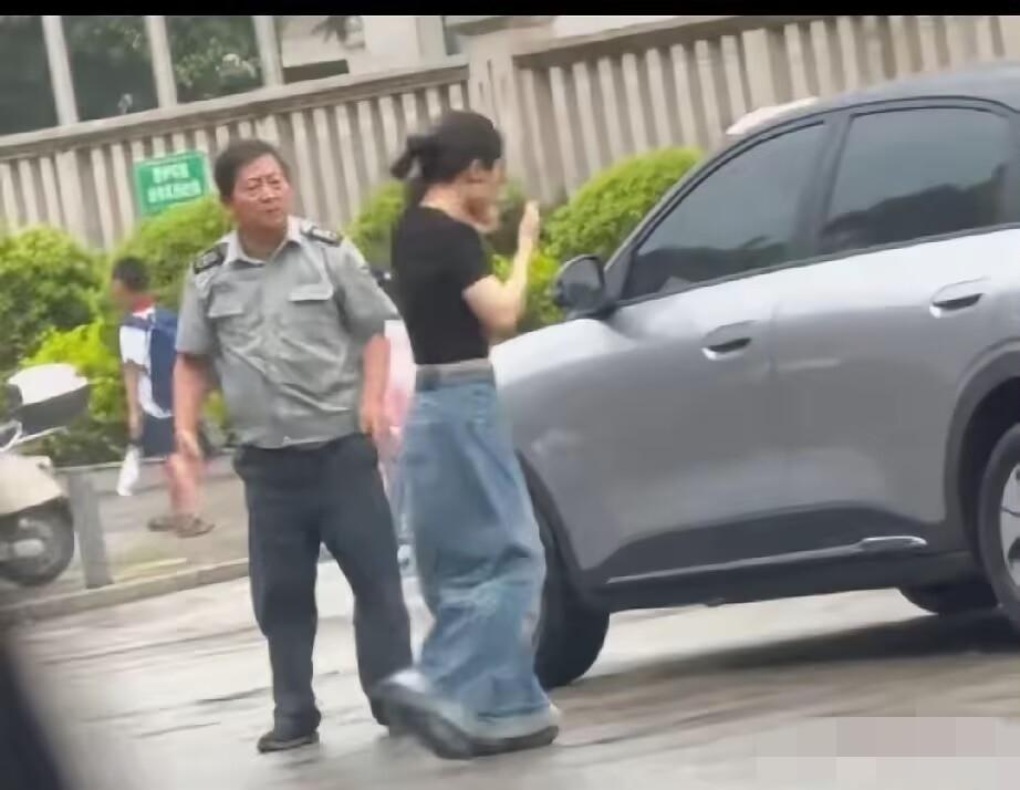 事情反转了，保安不仅要赔偿医疗费，有可能要面对刑事拘留，还丢了工作，得不偿失，冲