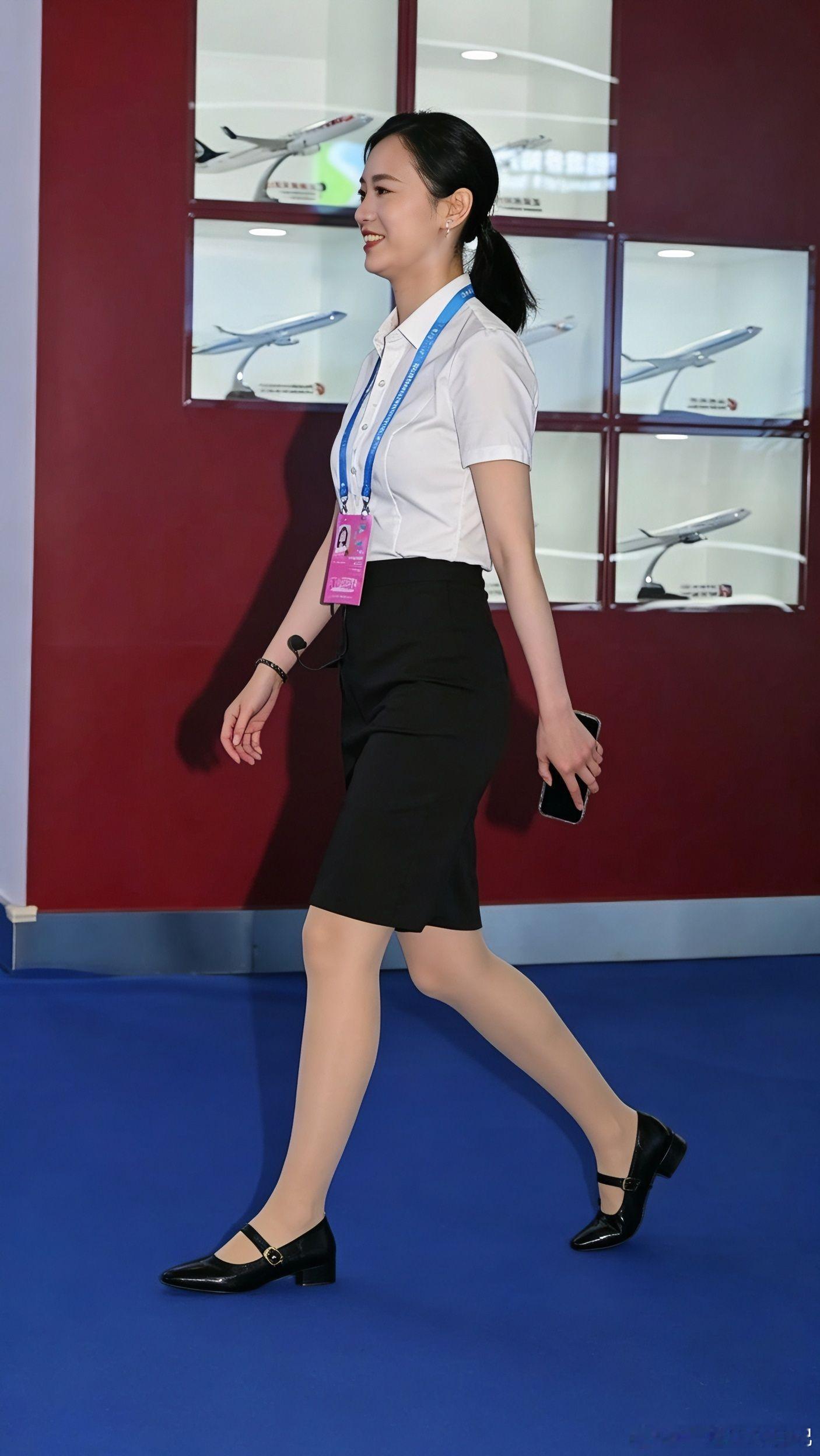 顶级街拍肉丝还是顶的美女