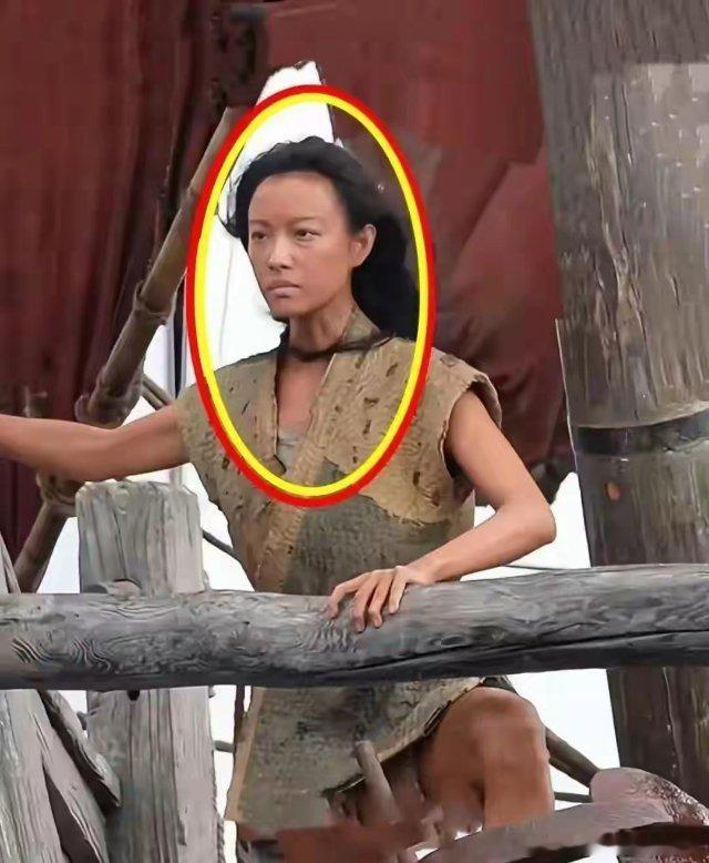 倪妮就算画黑了也还是这么好看啊，果然五官太能打了