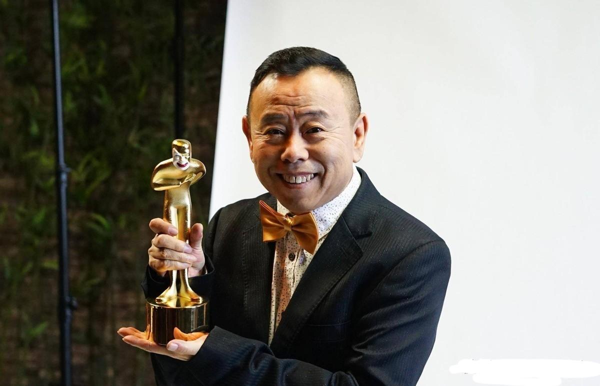 潘长江的三大谣言终于实锤了！4个老婆、全家移民、正师级待遇，全是胡编乱造，咱老艺