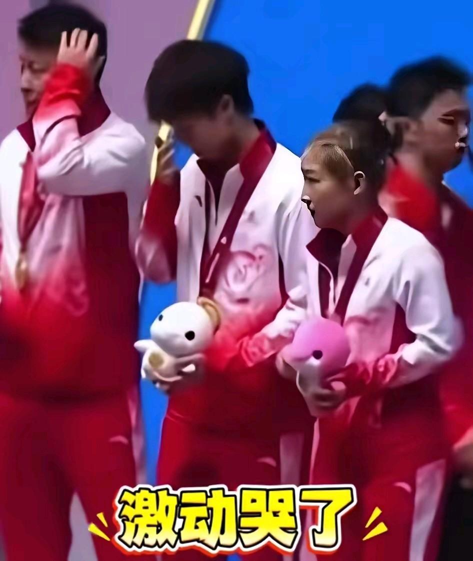 登高不傲、居低不怨，人品俱佳。在昨晚的颁奖典礼上，高远哭了。他能赢，我真的太