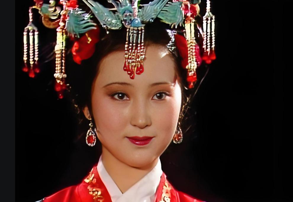 贾宝玉和林黛玉，他们的姻缘，是骨血倒流。在金陵一带，这种姻缘，是婚姻禁忌。红