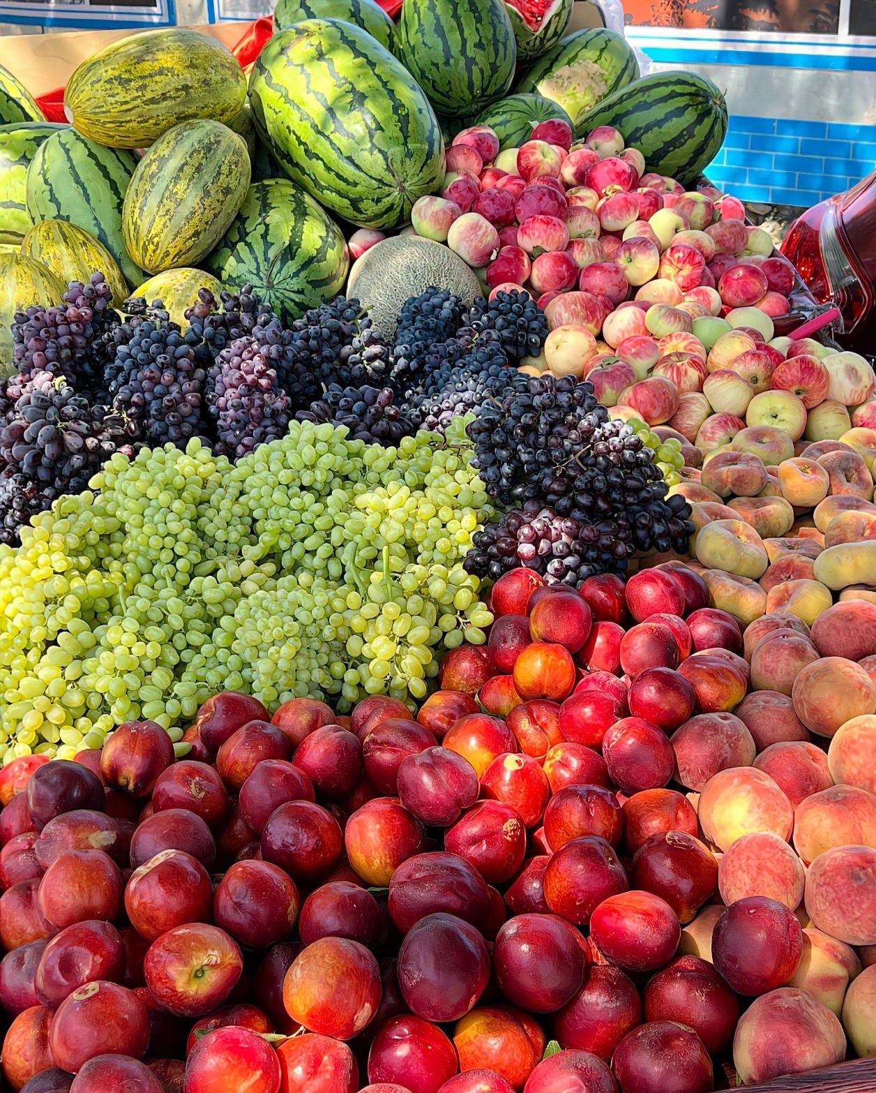 水果挑“大”还是选“小”？记住这5条法则，让你秒变选购高手！每次站在超市或水