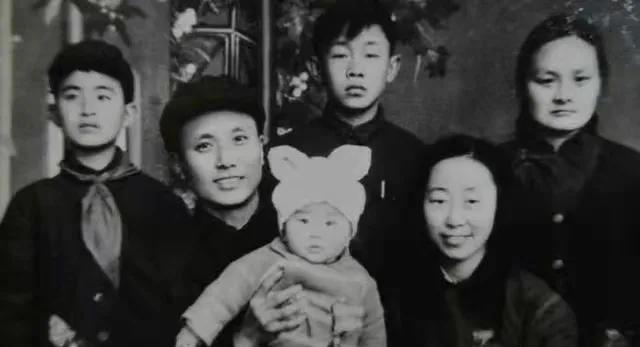1966年，许曼云对保姆高玉清说，高姐，明儿你不用来了孩子大了，得找个有文化的保