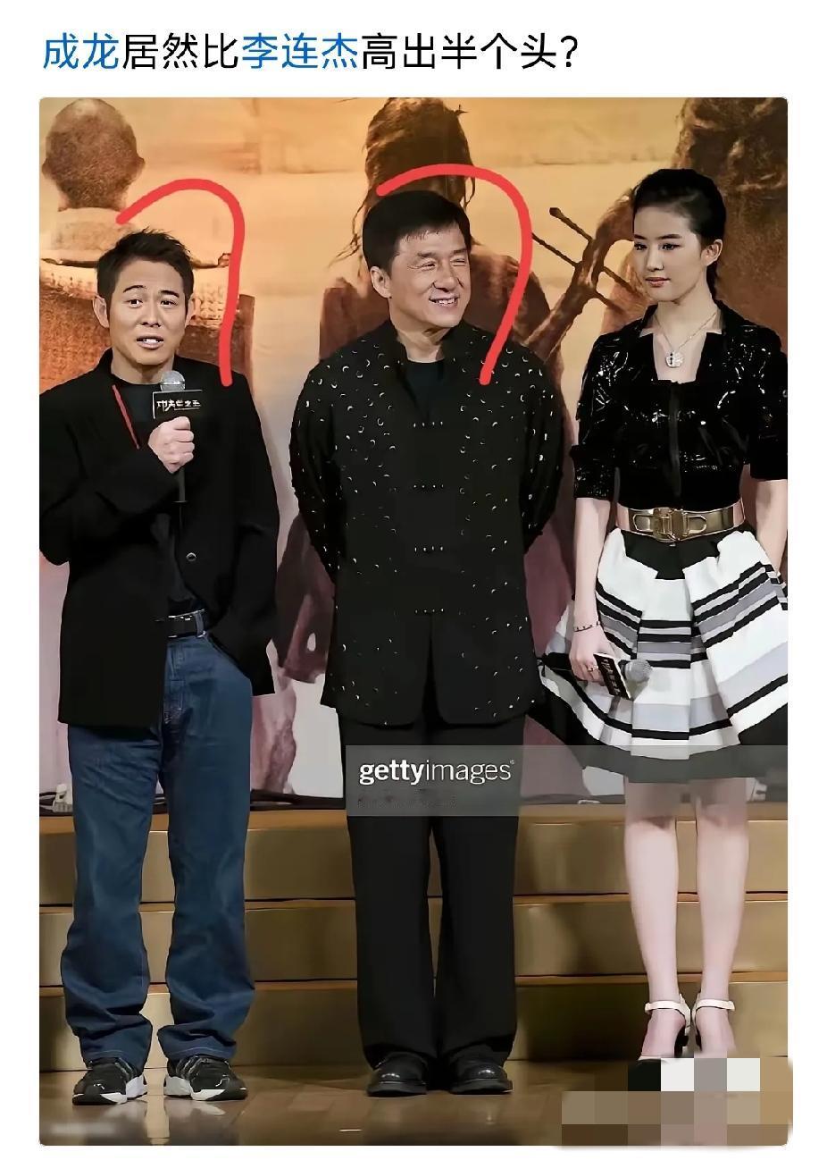 李连杰要不是国家托举他，他什么也不是，全国的学校都组织去看电影，后来去了好莱坞演