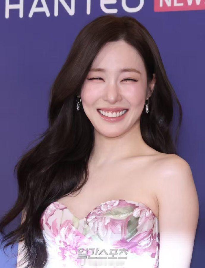 Tiffany卞耀汉官宣结婚Tiffany卞耀汉将举行秘密婚礼据韩媒，27日，