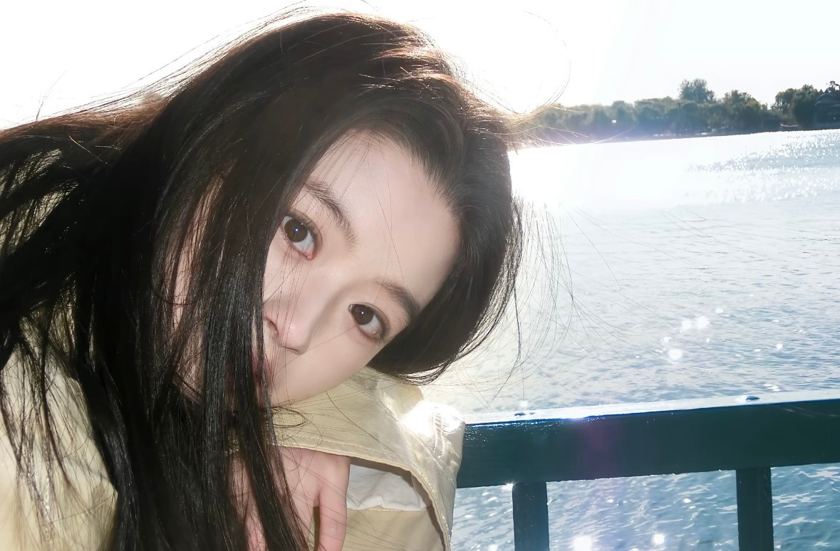 ｜风轻轻说别追问太多风也温柔你也温柔