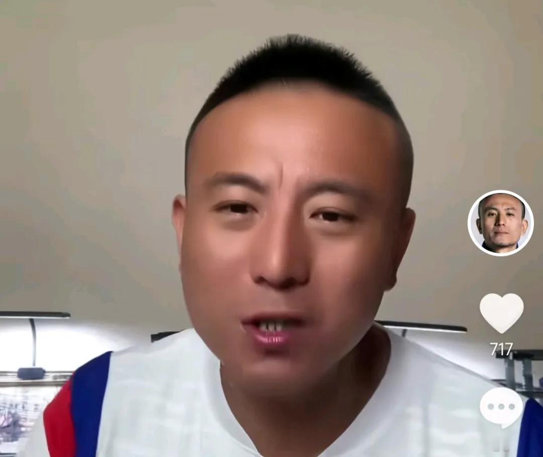 前国脚毛剑卿批评了他带队训练的小球员。他在直播间表示，他终于知道为什么中国足球
